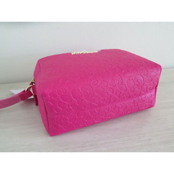 Betsey Johnson CBJ-1056 Womens Fushia Pink Double Zip Weekender Cosmetic Bag $68 - Picture 4 of 5